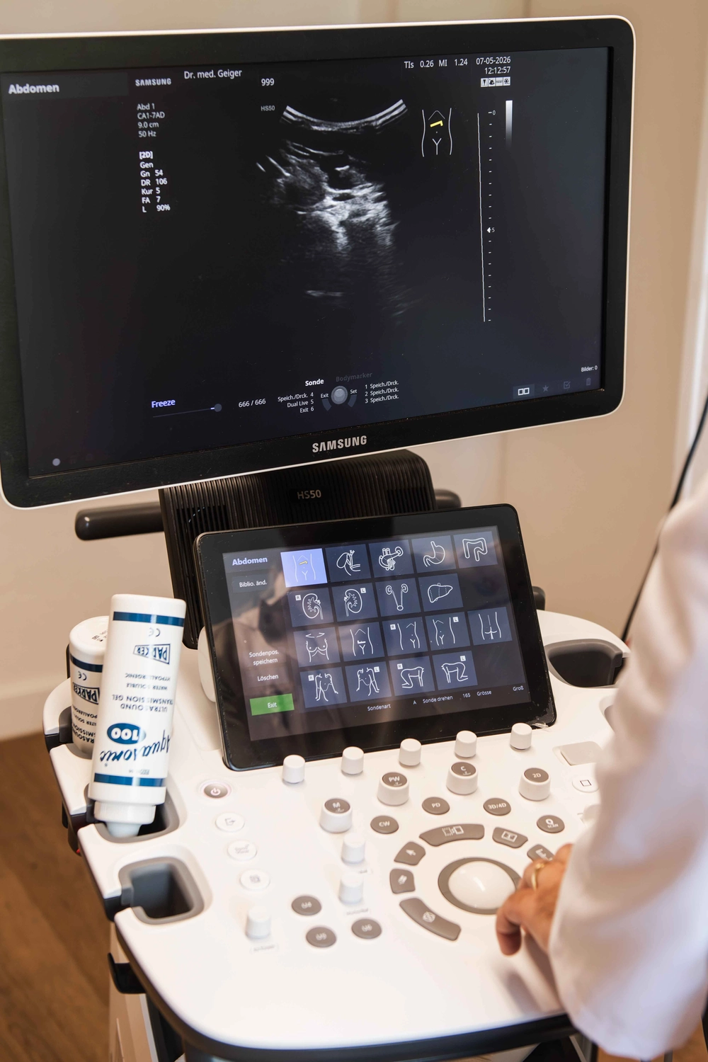 Rumeln - Facharzt für Innere Medizin und Intensivmedizin – Ultraschalluntersuchung