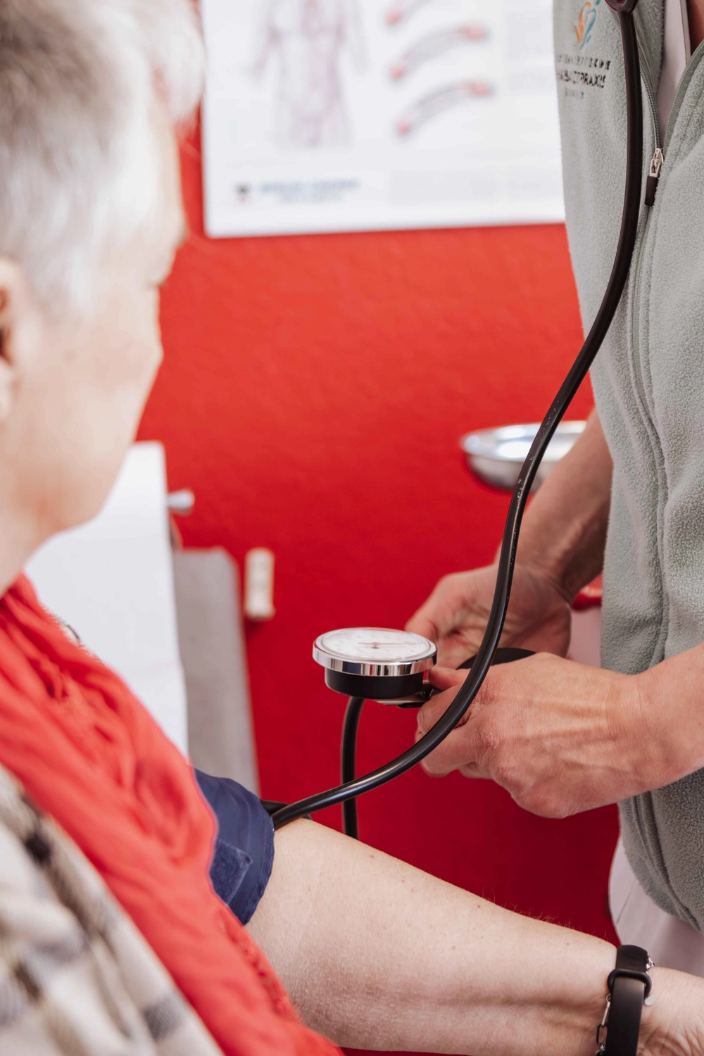 Rumeln - Facharzt für Innere Medizin und Intensivmedizin – Blutdruckmessung